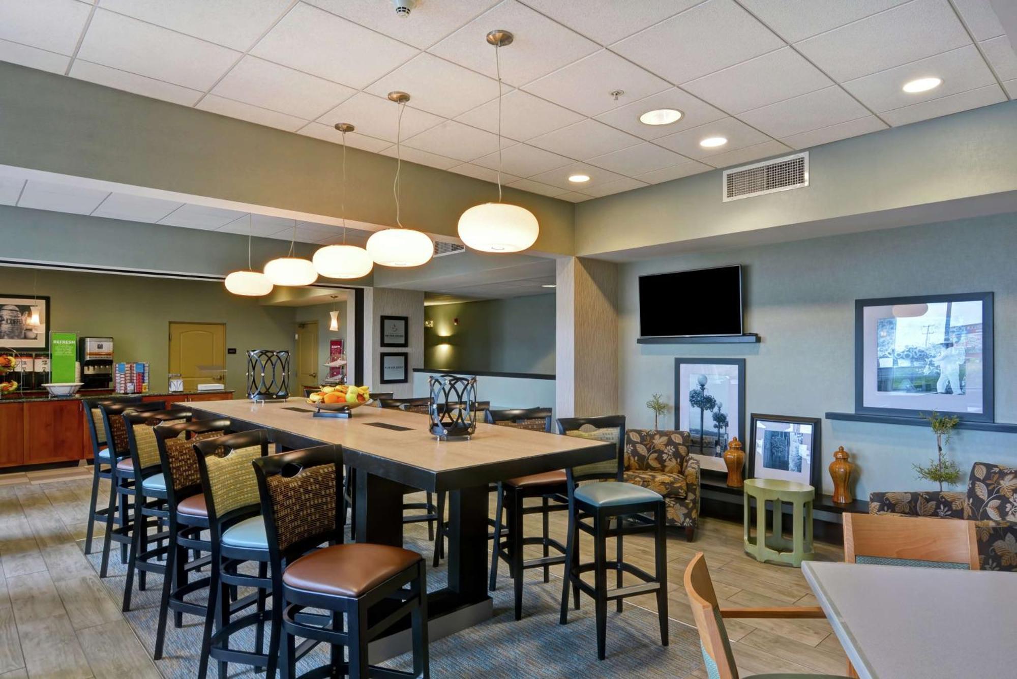 Hampton Inn Lewisburg Exterior photo