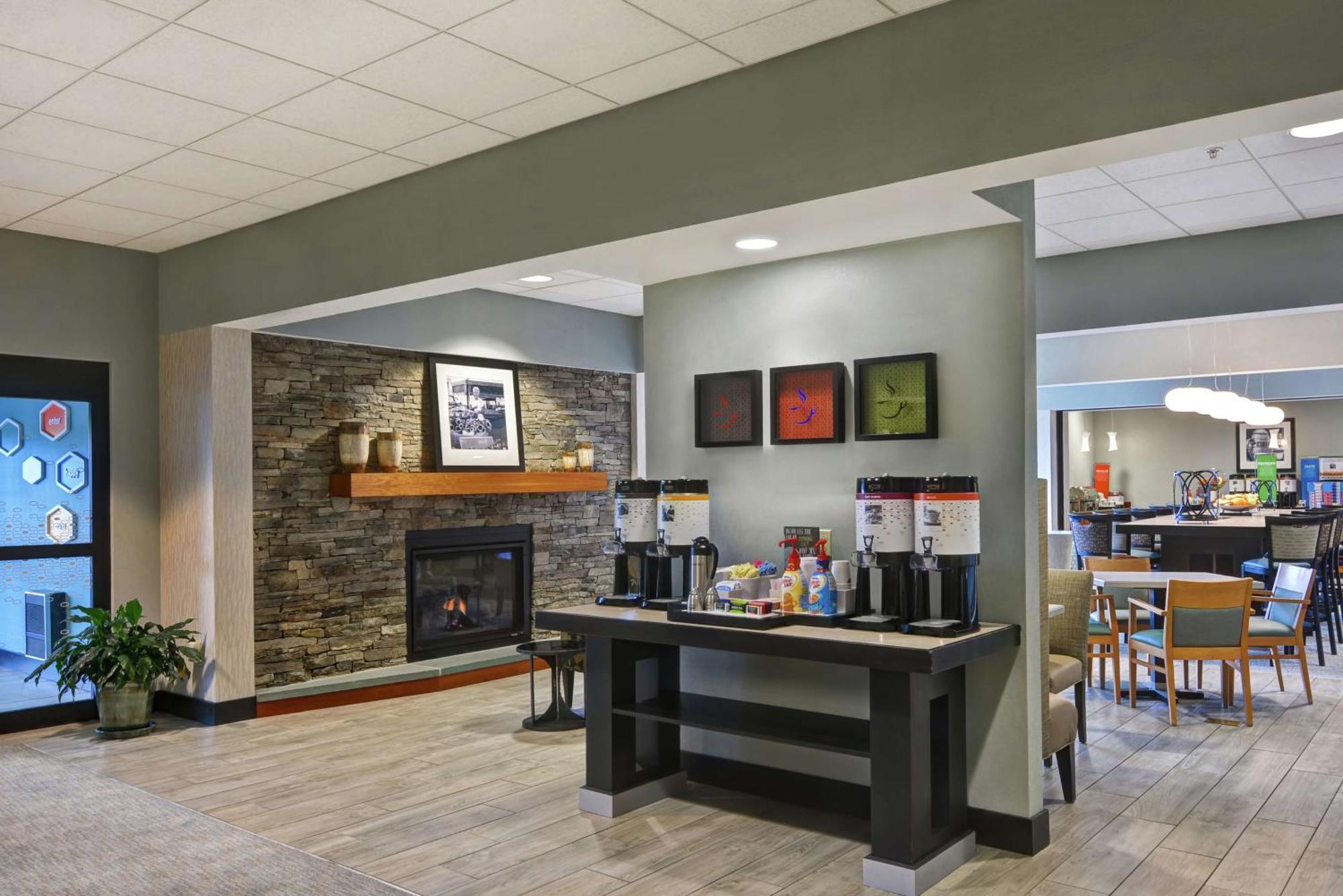 Hampton Inn Lewisburg Exterior photo